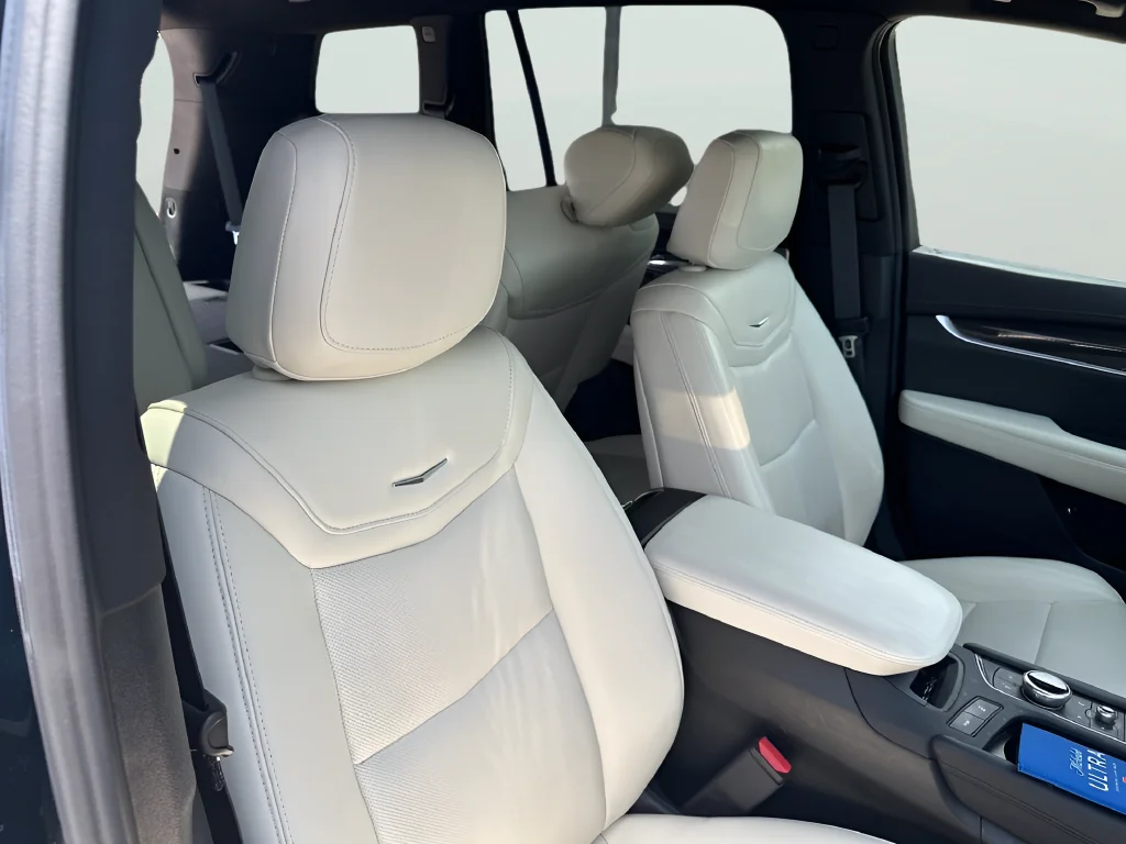 Used 2025 Green Cadillac Sport image 34