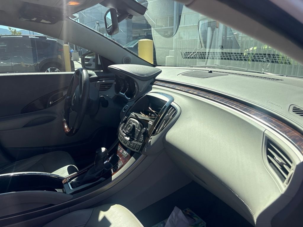 Used 2010 White Buick CXL image 10