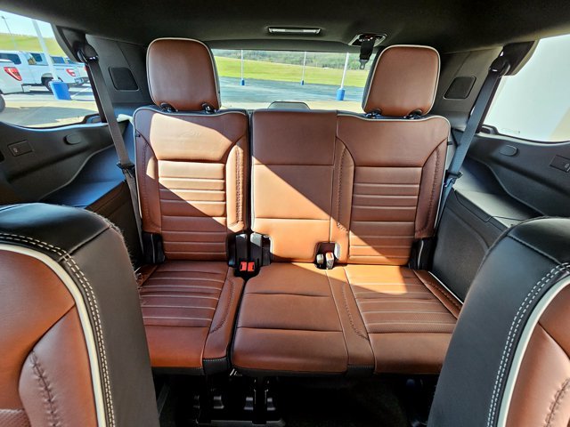 2024 GMC Yukon Denali Ultimate - Photo 25