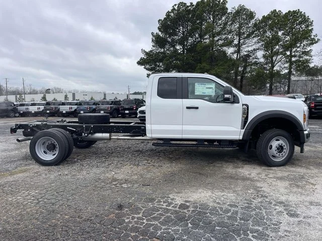 New 2026 Oxford White Ford F-450® XL image 2