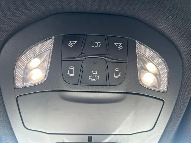 Used 2021 White Chrysler Limited image 20