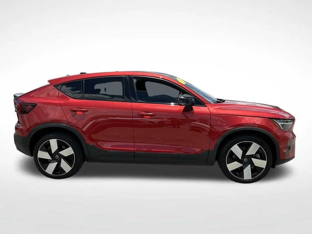 Used 2023 Red Volvo Ultimate image 14
