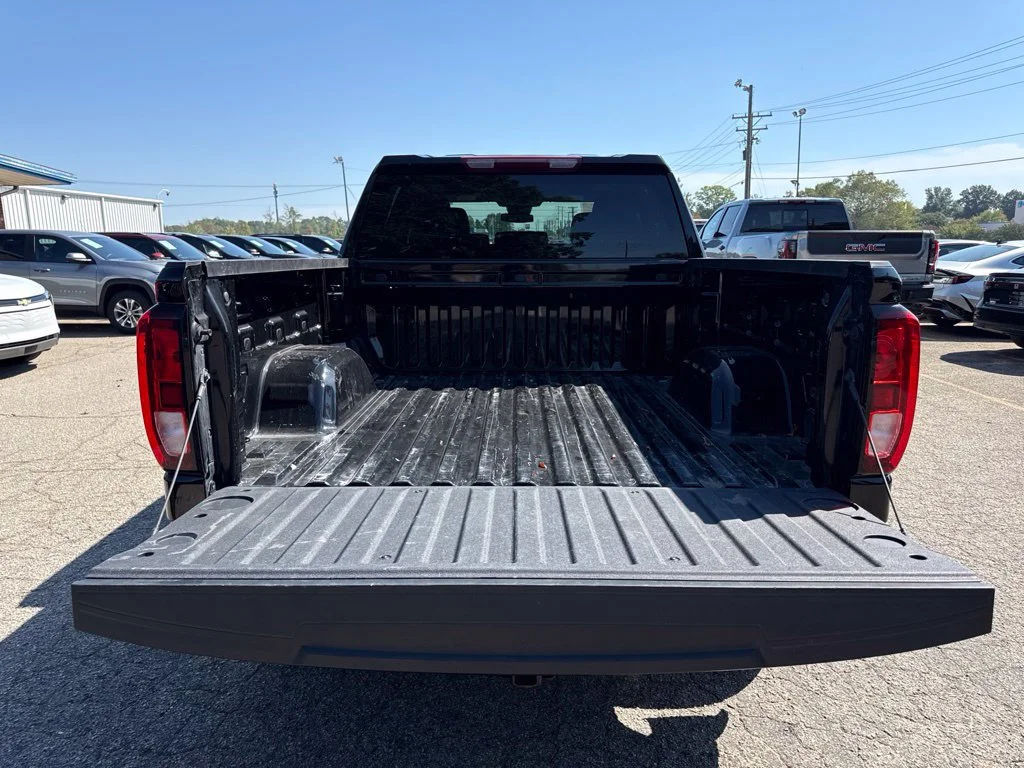 Used 2025 Onyx Black GMC Elevation image 35