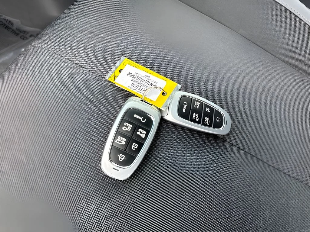 Used 2024 Gray Hyundai SEL image 30