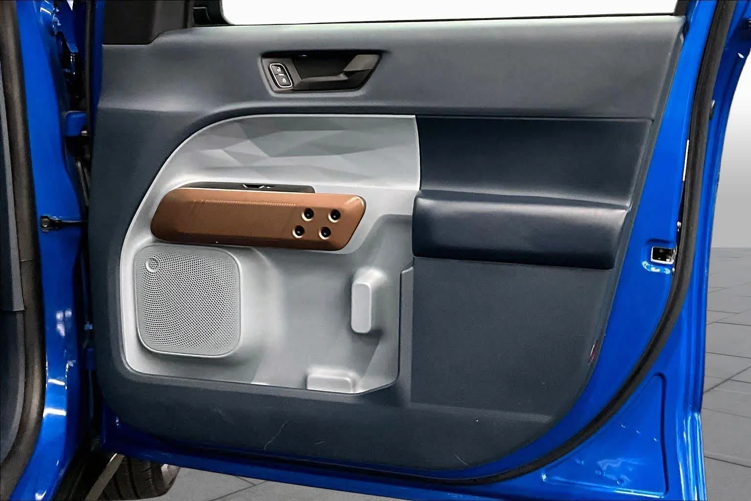 Used 2022 Velocity Blue Metallic Ford Lariat image 22