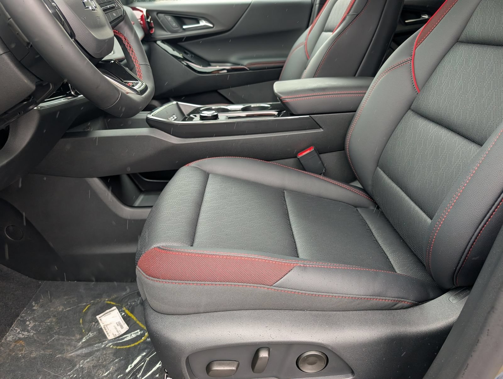 2027 Chevrolet Equinox RS - Photo 7