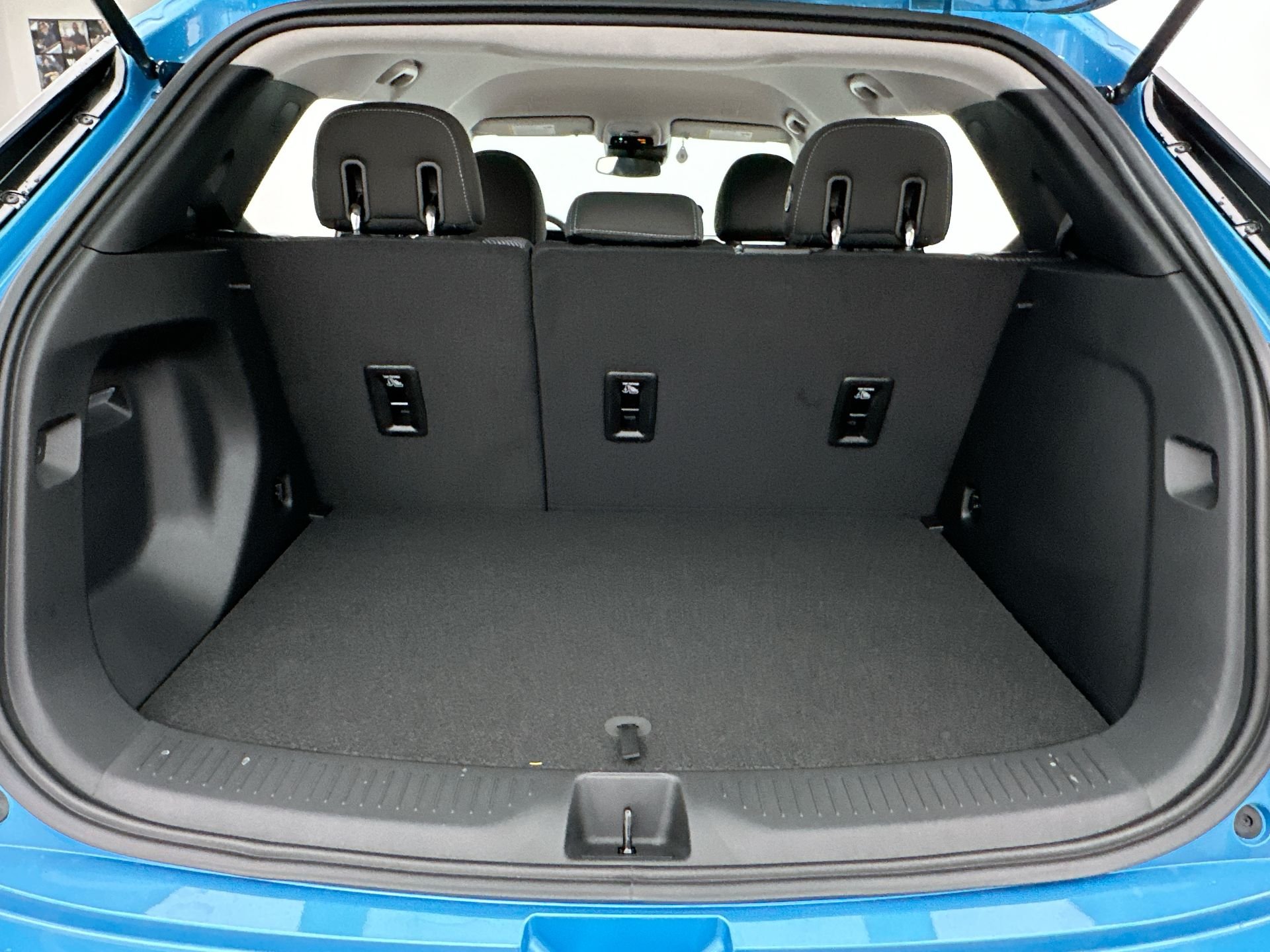 2027 Chevrolet Bolt LT - Photo 76
