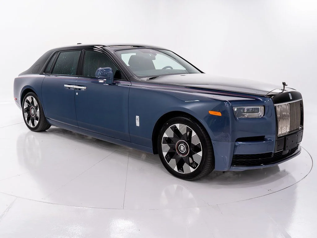 Used 2026 Black Diamond over Iguazu Blue Rolls-Royce  image 7
