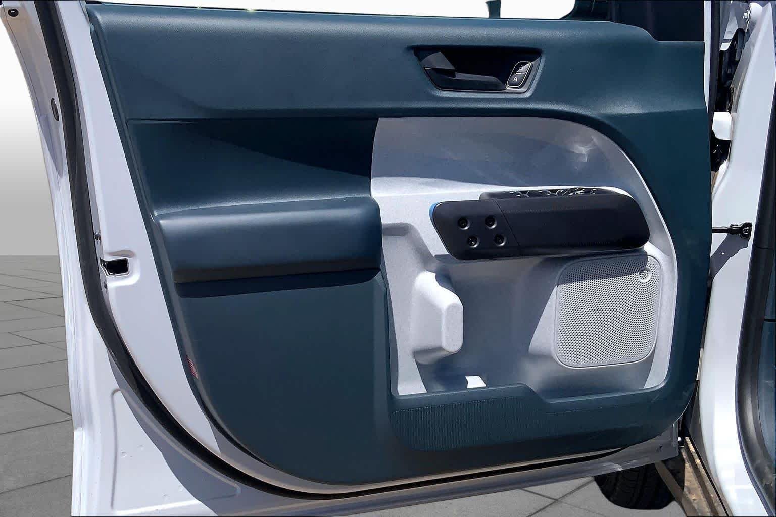 New 2026 Space White Metallic Ford XLT image 10