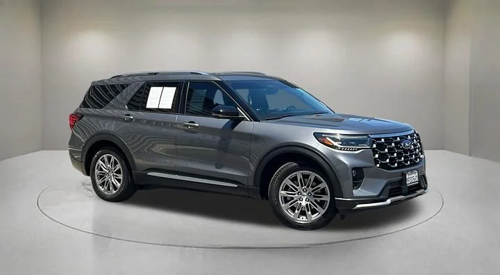 2025 Ford Explorer Platinum (PL535)'s photo