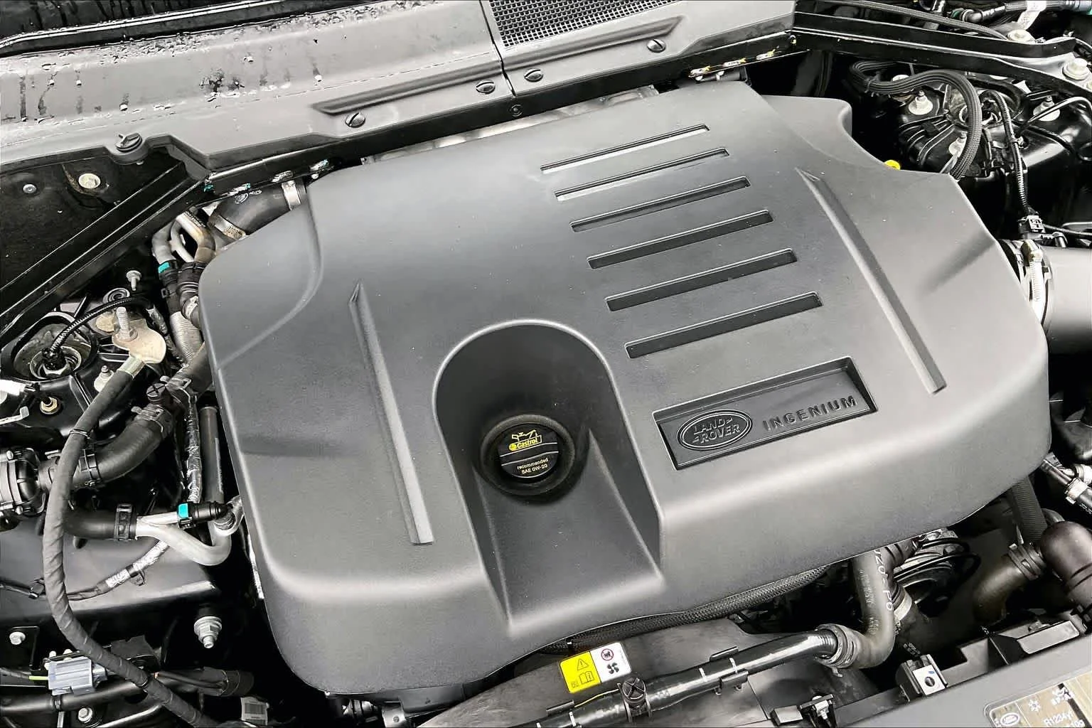 Used 2025  Land Rover X-Dynamic SE image 29