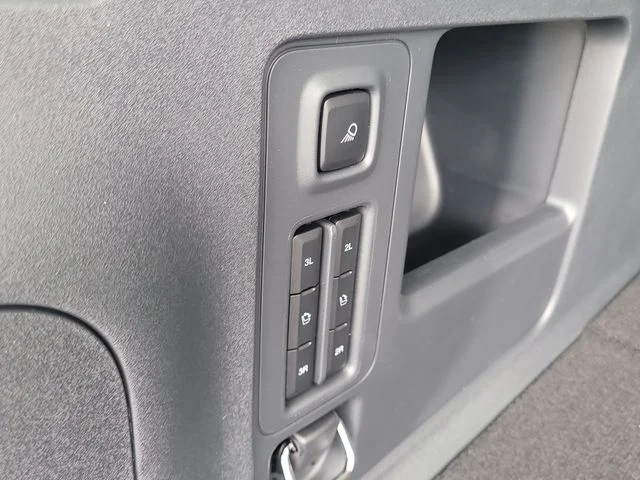 New 2027 Black Metallic Ford Active image 12