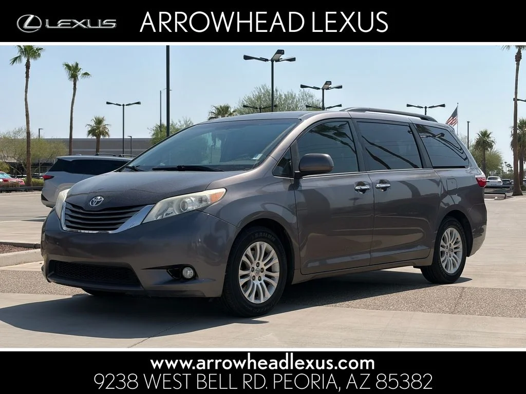 Used 2015 Gray Toyota XLE image 1