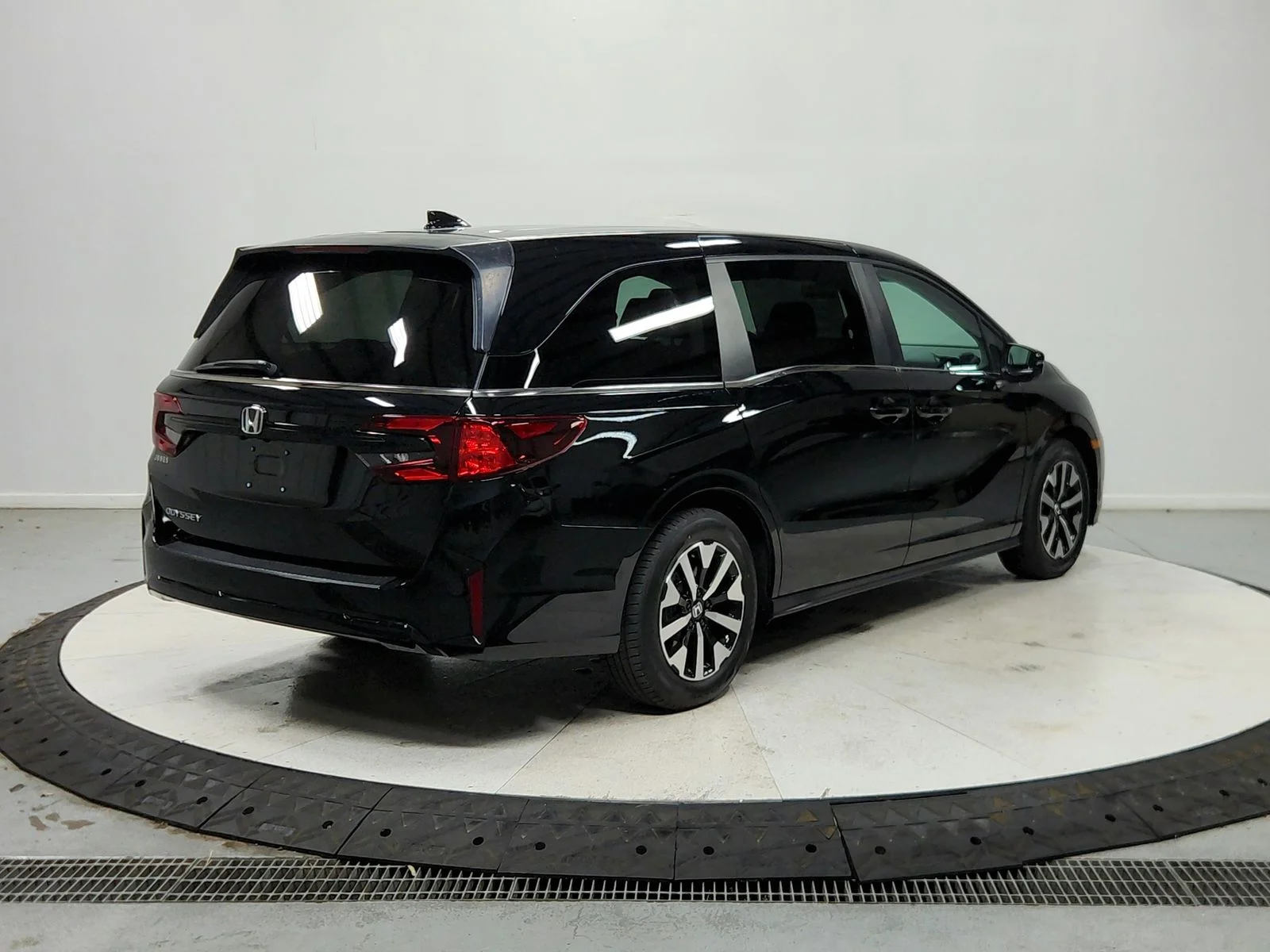 Used 2025  Honda EX-L image 8