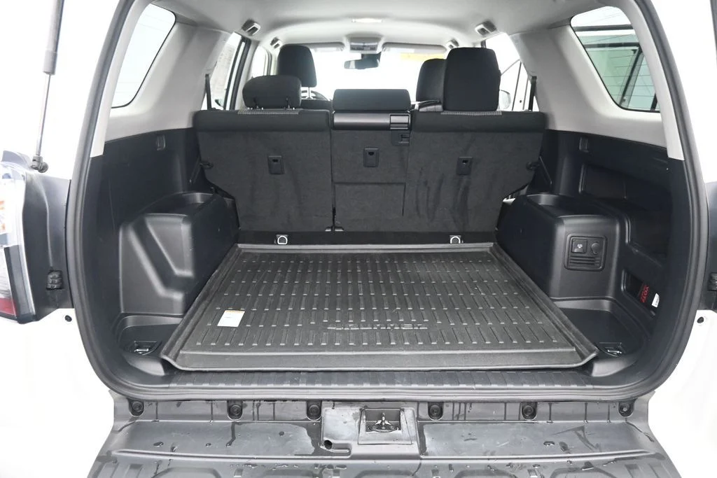 Used 2023 White Toyota SR5 image 13