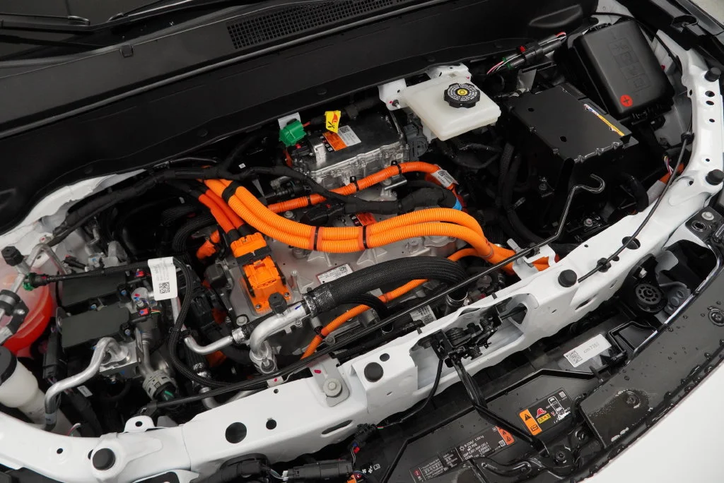 New 2027 Summit White Chevrolet LT image 38