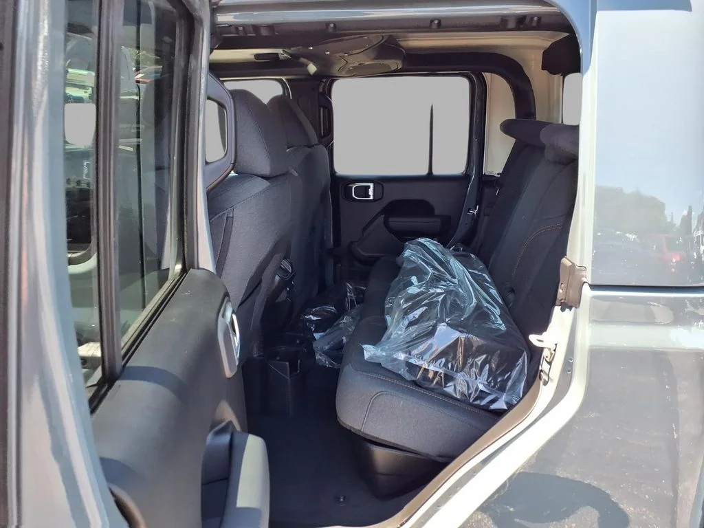 New 2026 Anvil Clear-Coat Exterior Paint Jeep Sport S image 24
