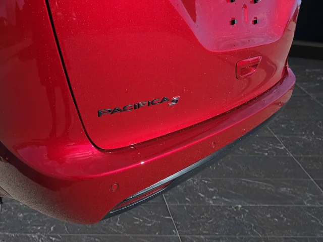New 2026 Red Hot Pearl-Coat Exterior Paint Chrysler Select image 35