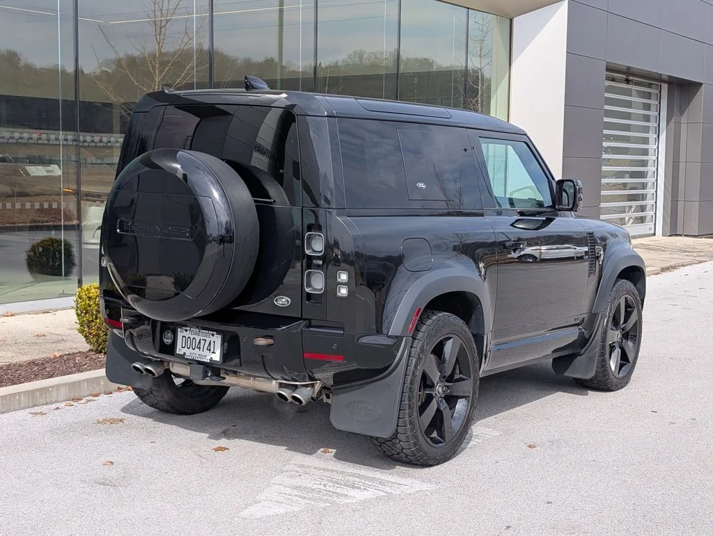Used 2023 Black Land Rover V8 image 9