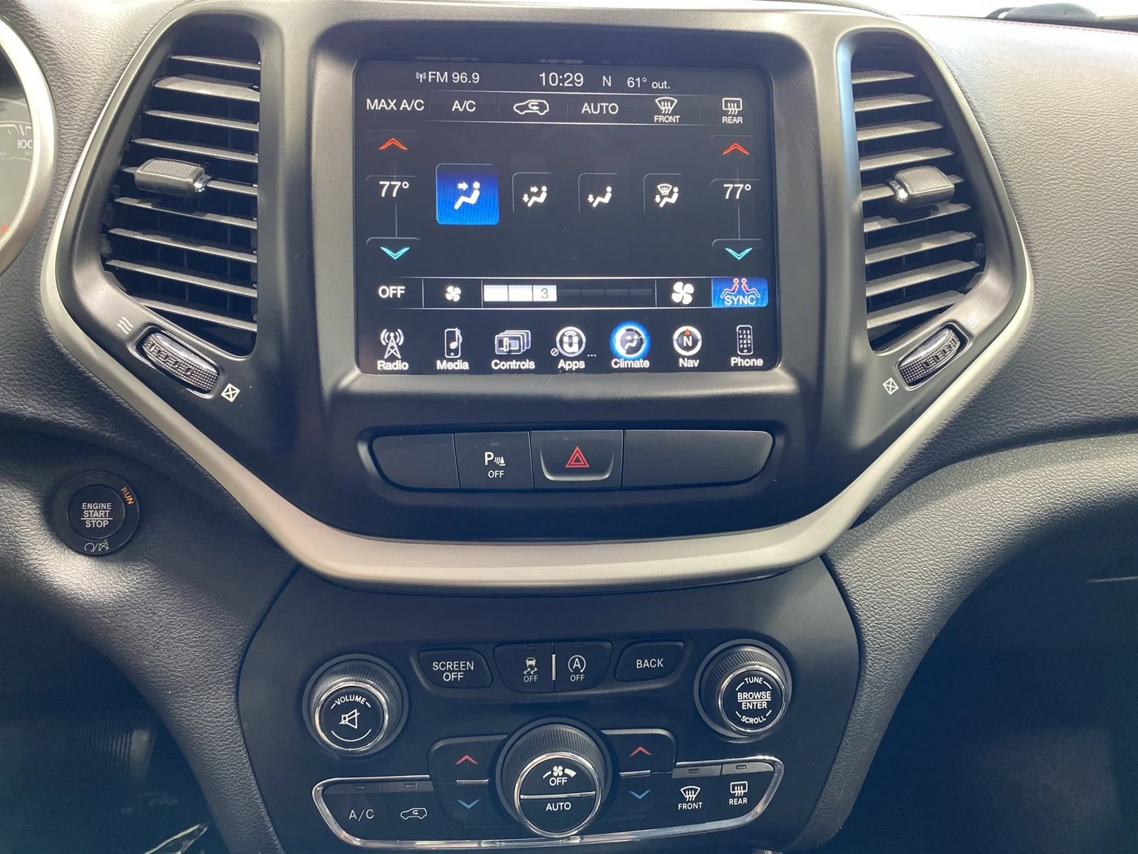 Used 2018 White Jeep Trailhawk image 19