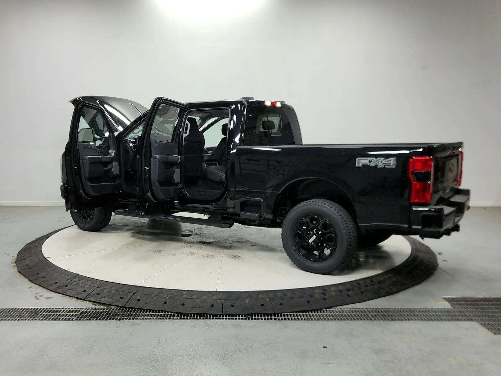 New 2026 Agate Black Metallic Ford F-250® Lariat® image 14