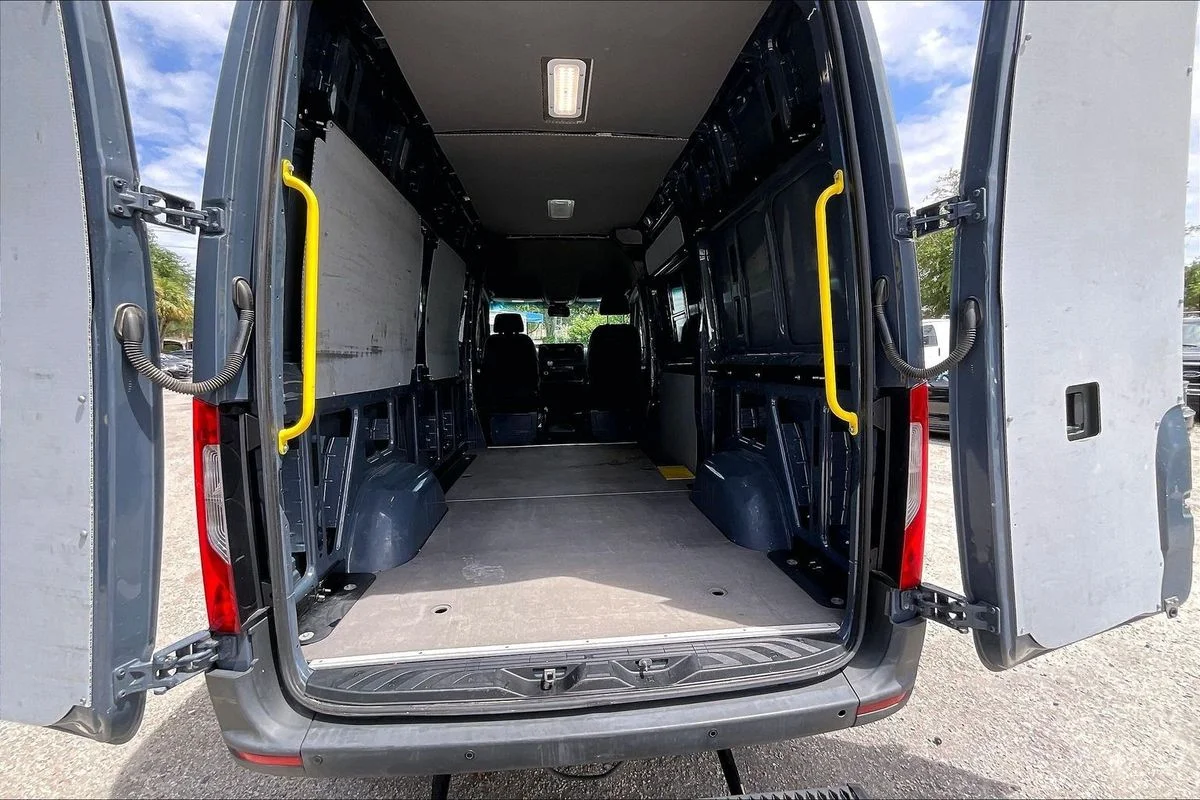 Used 2019  Mercedes-Benz High Roof V6 image 7