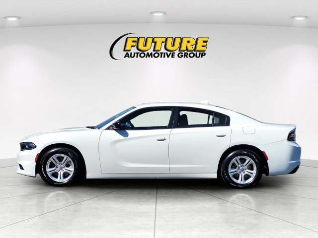Used 2023 White Dodge SXT image 7