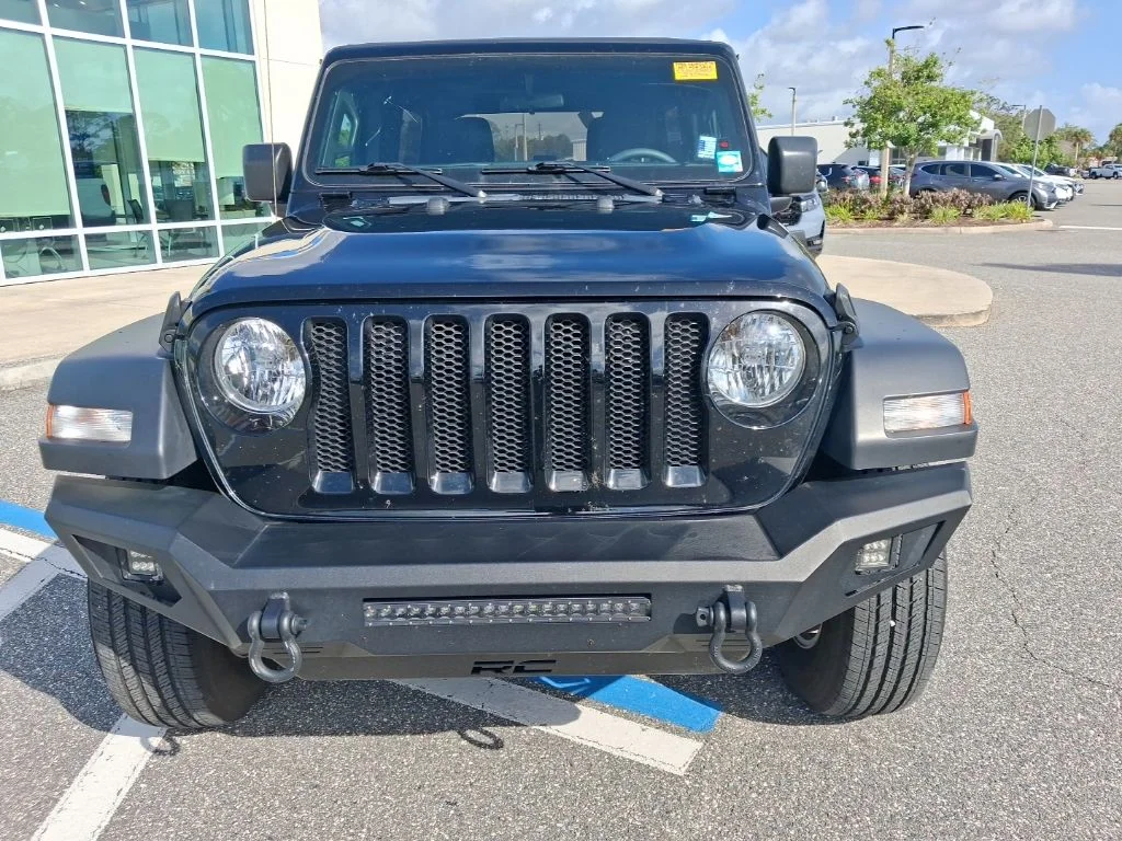 Used 2023 Black Jeep Sport S image 2