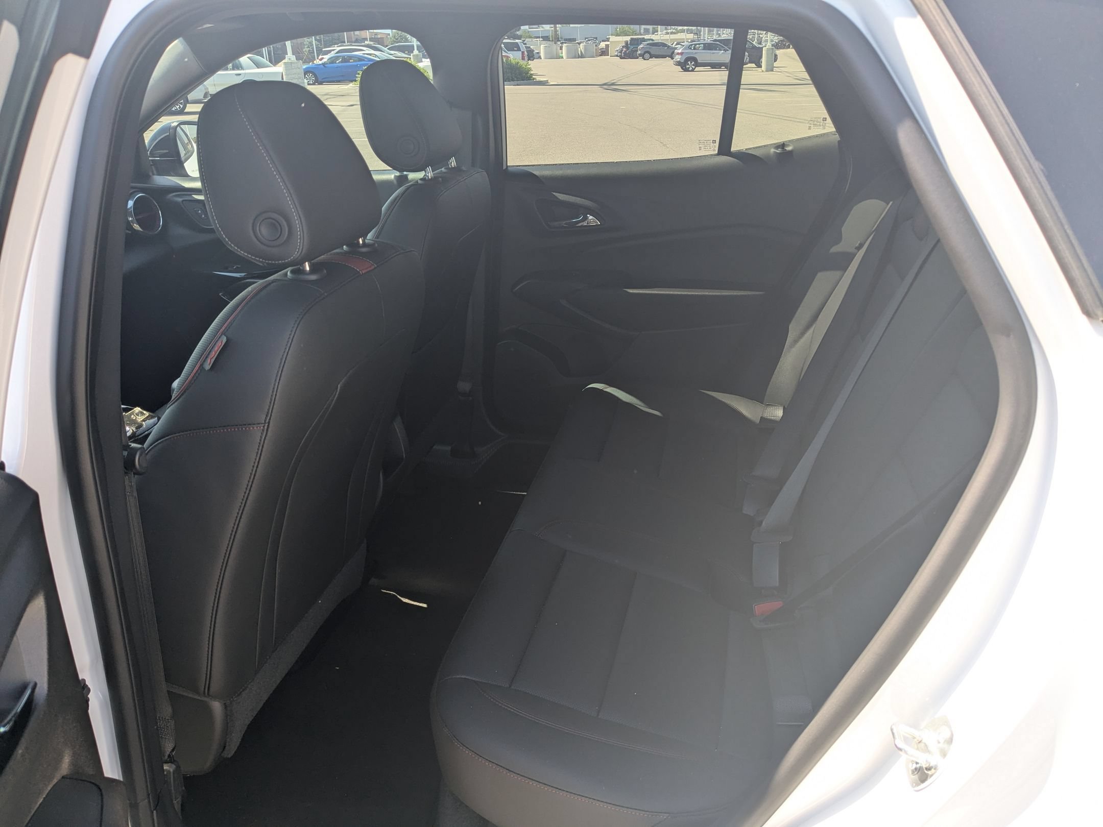 Used 2025 Summit White Chevrolet 2RS image 26