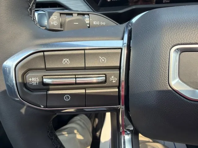 New 2026 Sterling Metallic GMC Elevation image 37