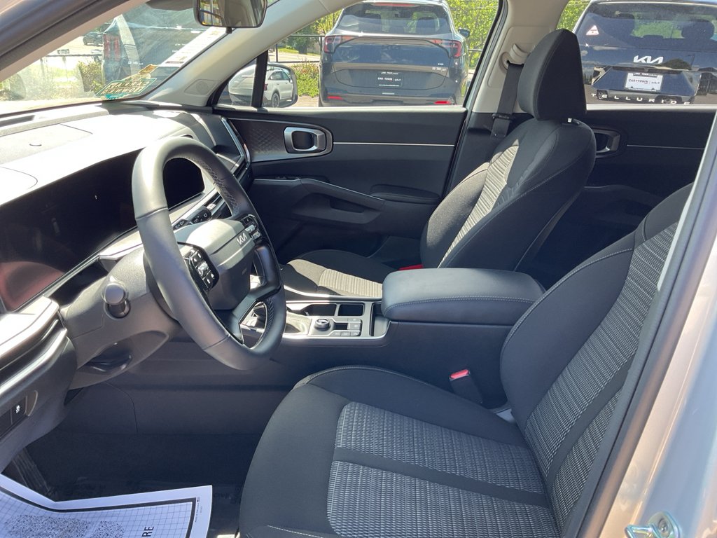 Used 2026 Ivory Silver Kia LX image 22