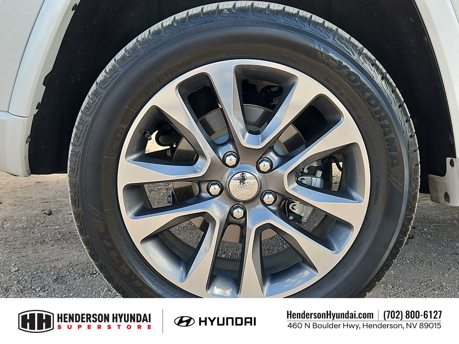 Used 2017 Ivory 3-Coat Jeep Overland image 14