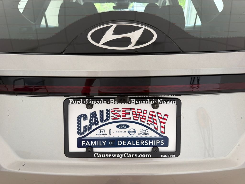 Used 2024 Shimmering Silver Hyundai SE image 32