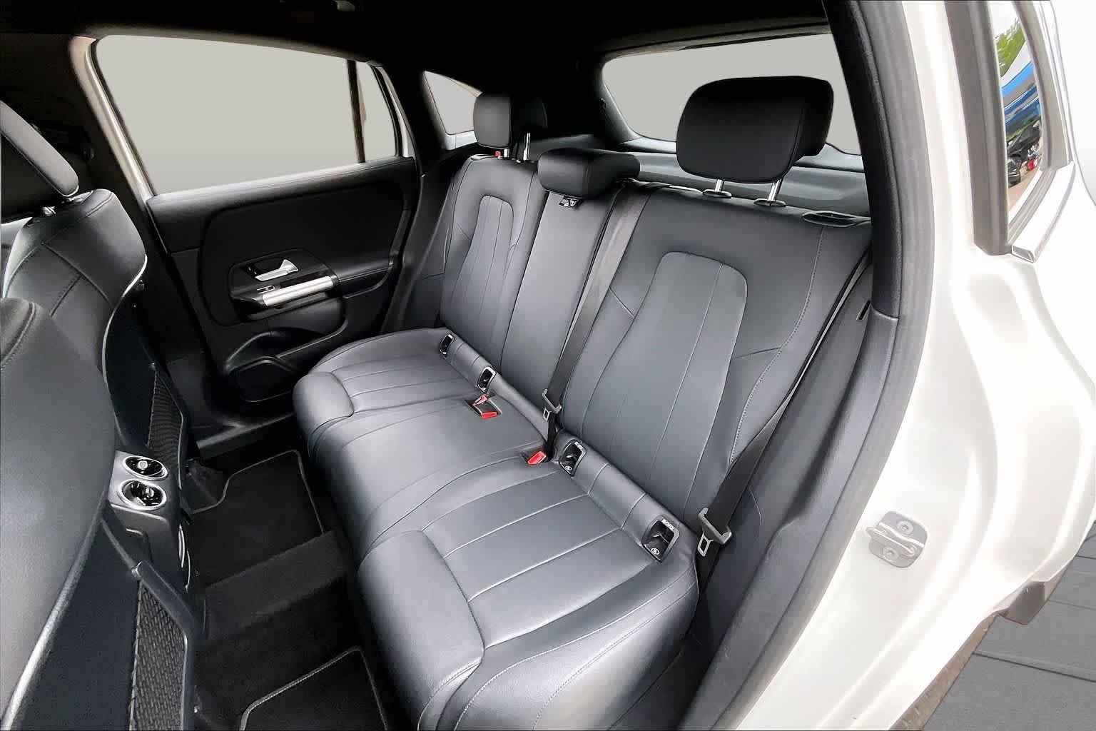 Used 2025 Polar White Mercedes-Benz GLA 250 image 20