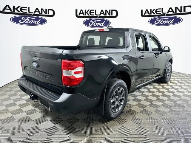 New 2026 Black Ford XLT image 3