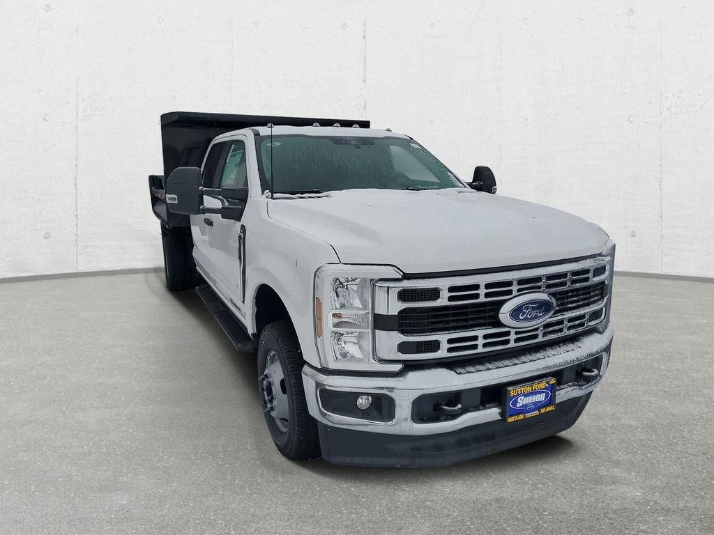 New 2025 Oxford White Ford F-350® XL image 2
