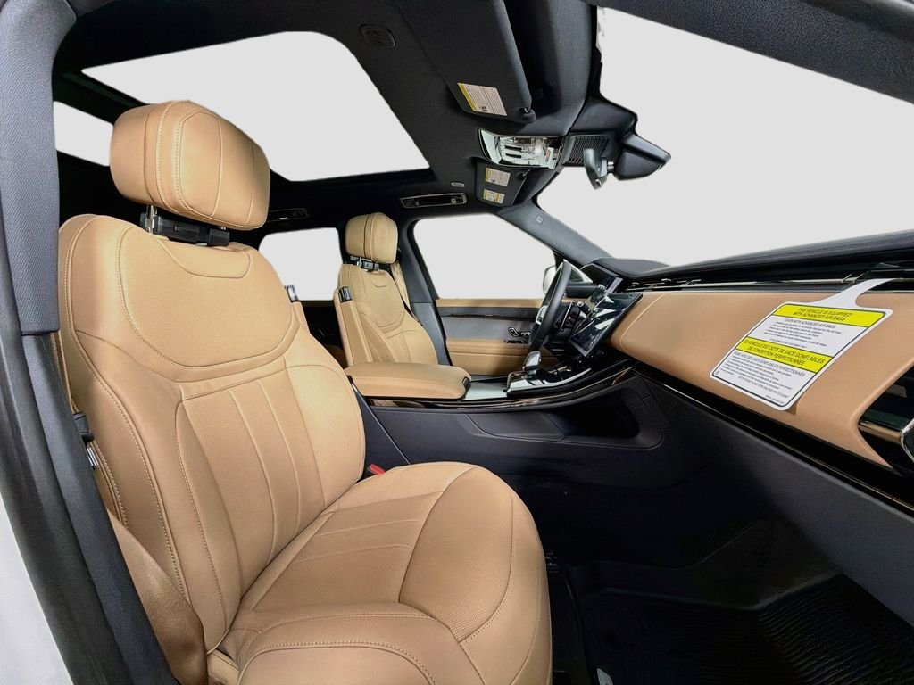 New 2027 Fuji White Land Rover SE image 30