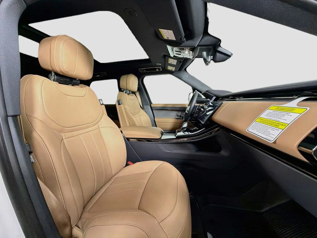 New 2027 Fuji White Land Rover SE image 30
