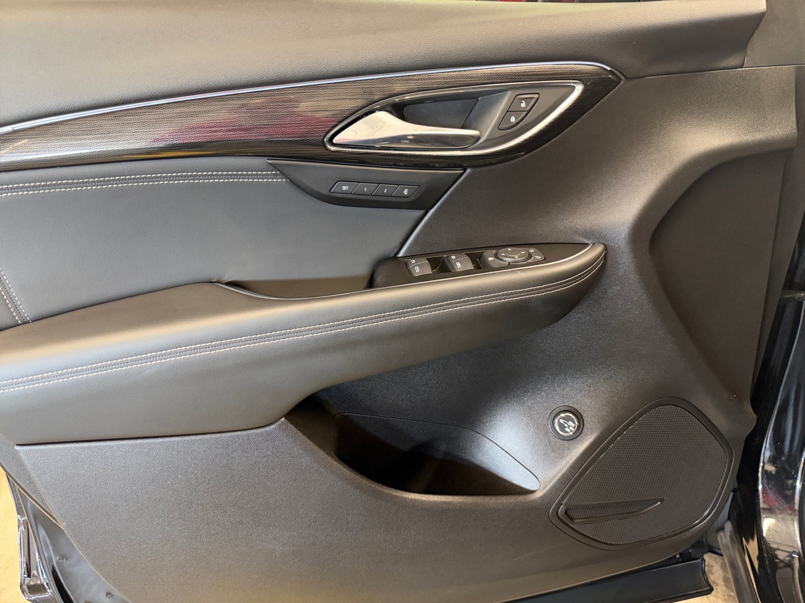 Used 2023 Ebony Twilight Metallic Buick Essence image 28
