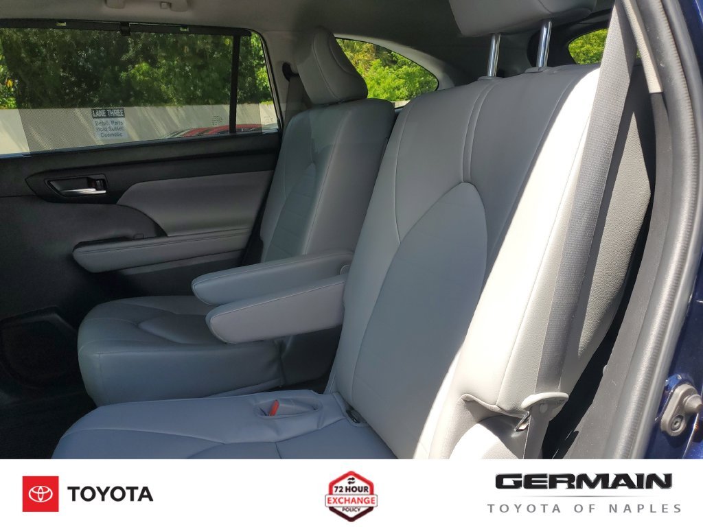 Used 2022 Blue Toyota XLE image 21