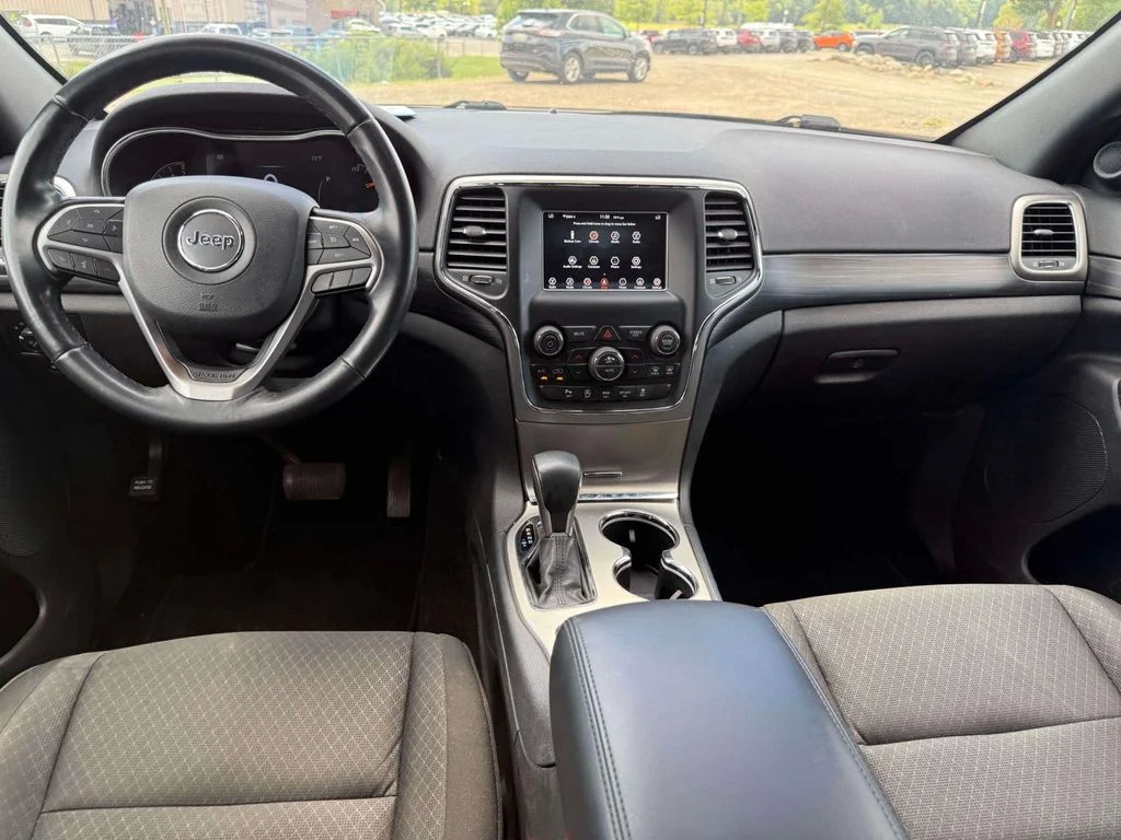 Used 2020 White Jeep Laredo E image 3