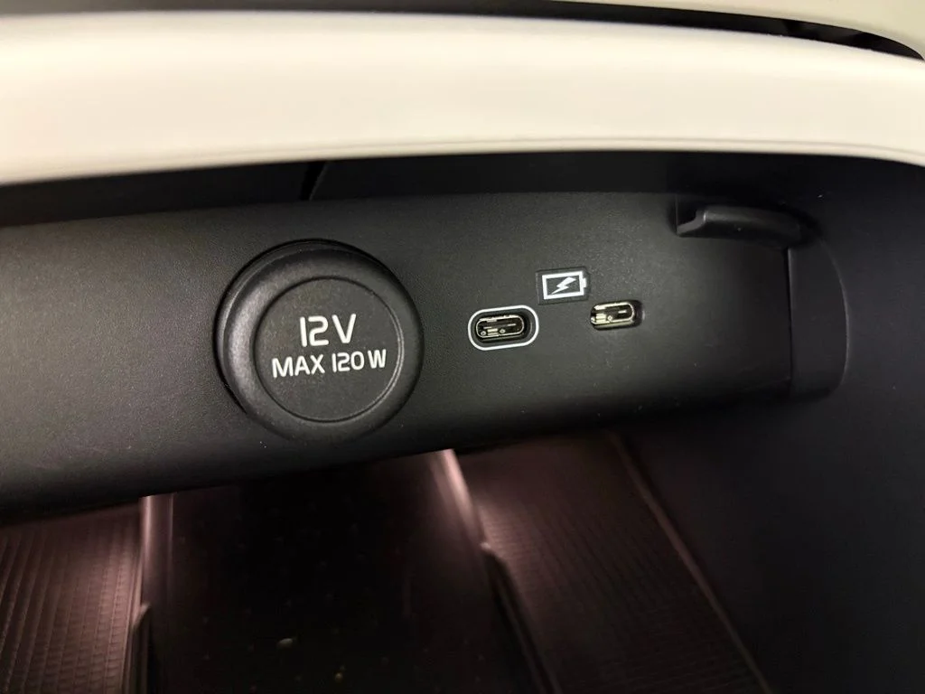 2026 Volvo XC40 Ultra - Photo 28