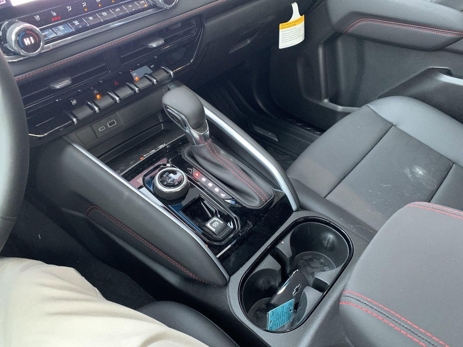 2025 Chevrolet Colorado Z71 - Photo 31