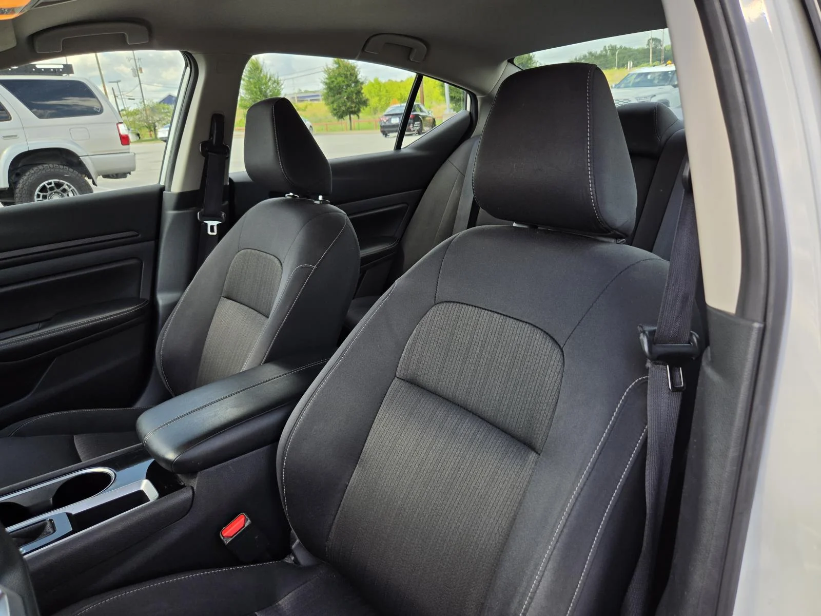 Used 2024 White Nissan 2.5 SV Sedan image 11