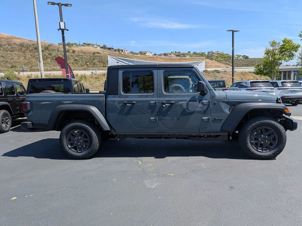 New 2026 Anvil Clear-Coat Exterior Paint Jeep Sport S image 3