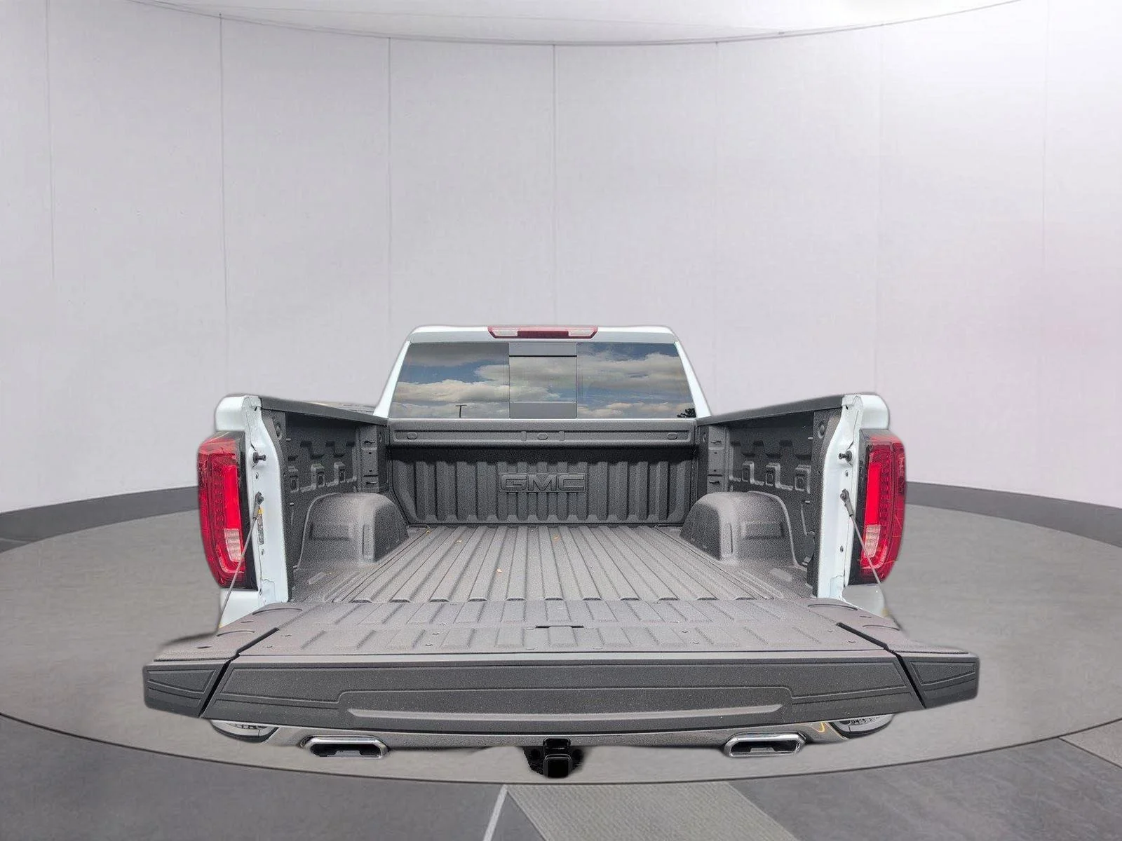 New 2026 Glacier White Tricoat GMC SLT image 5