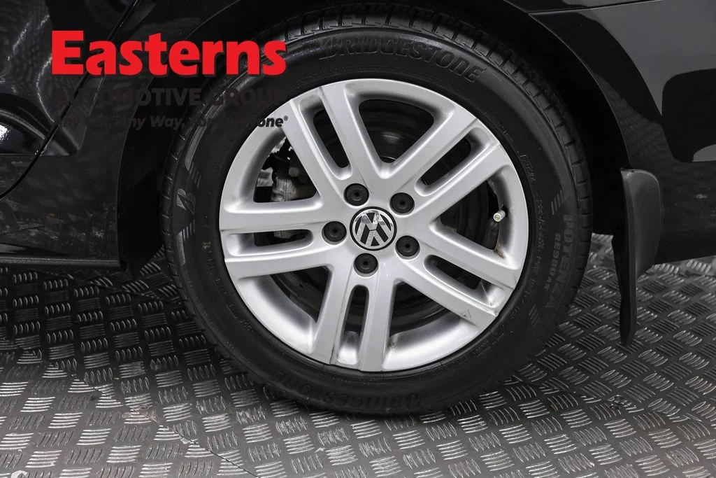 Used 2017 Black Volkswagen 1.4T S image 33