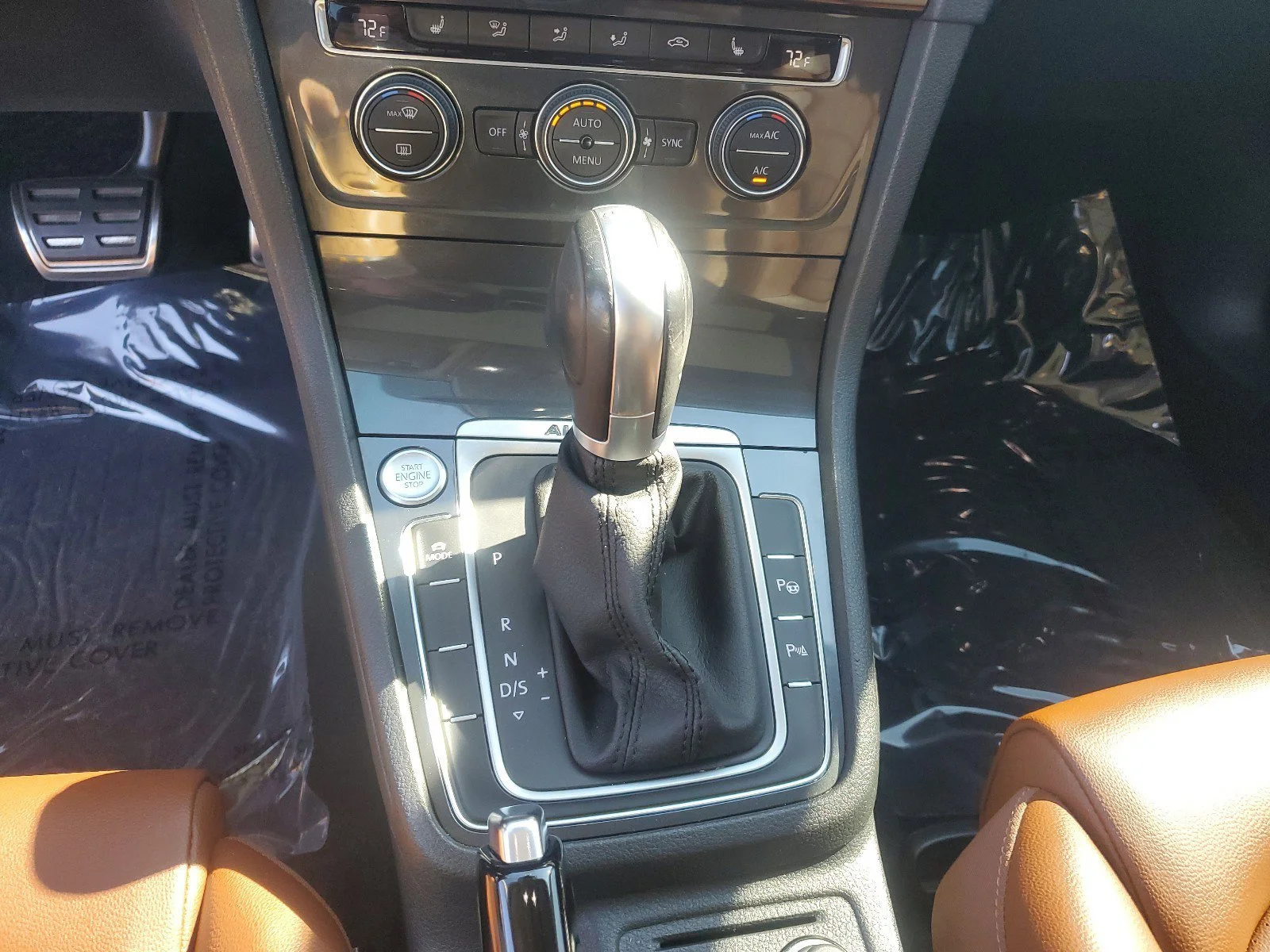 Used 2019  Volkswagen S image 23