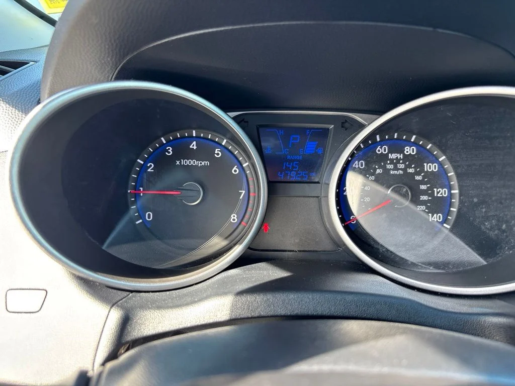 Used 2015 Gray Hyundai SE image 15
