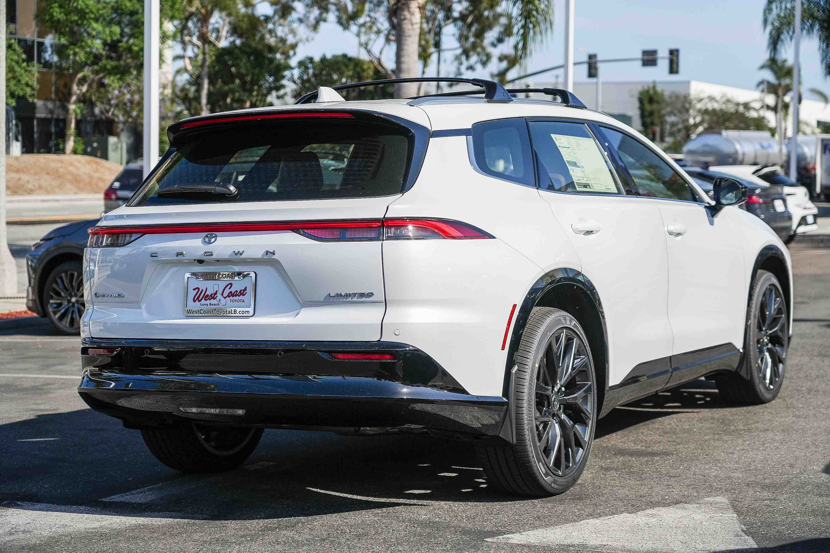 New 2026 Oxygen White <sup>1</sup> Toyota  Limited image 8
